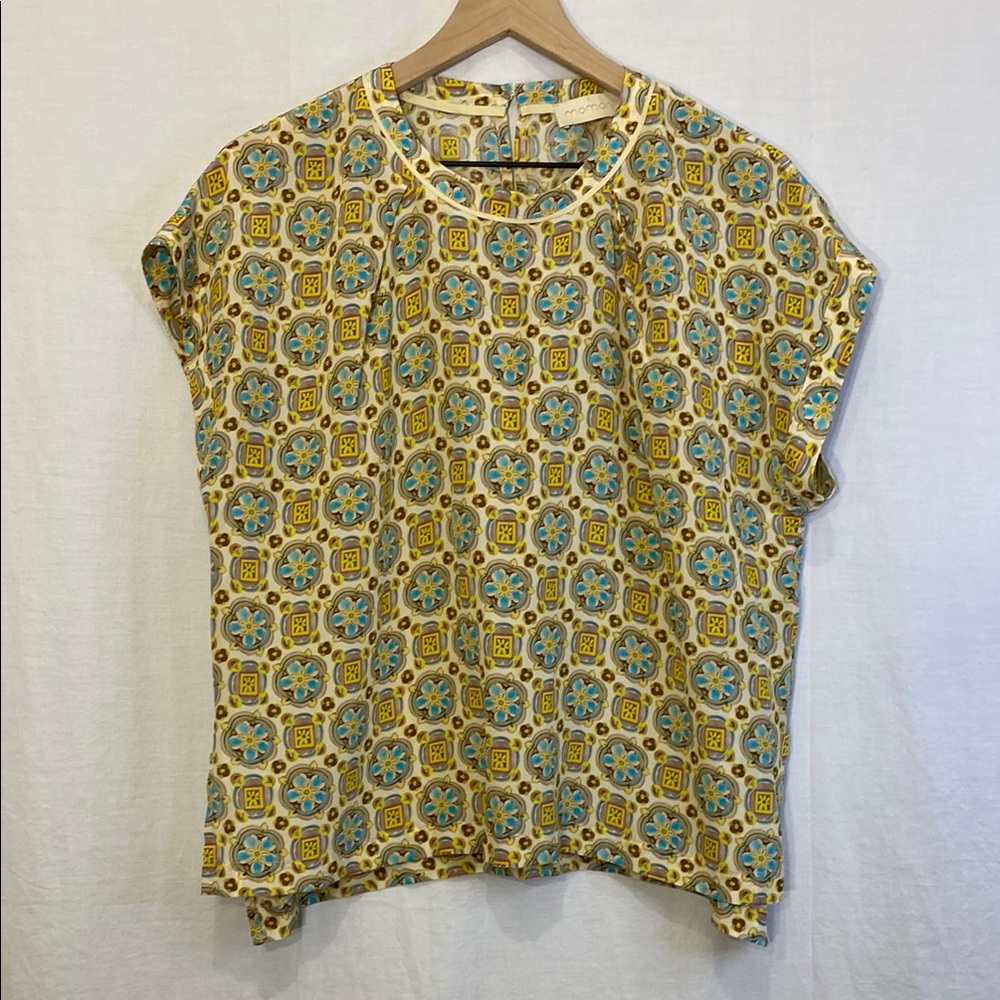 momoni 100% silk blouse Sz 38 (US size 6) - beautiful blue and yellow pattern